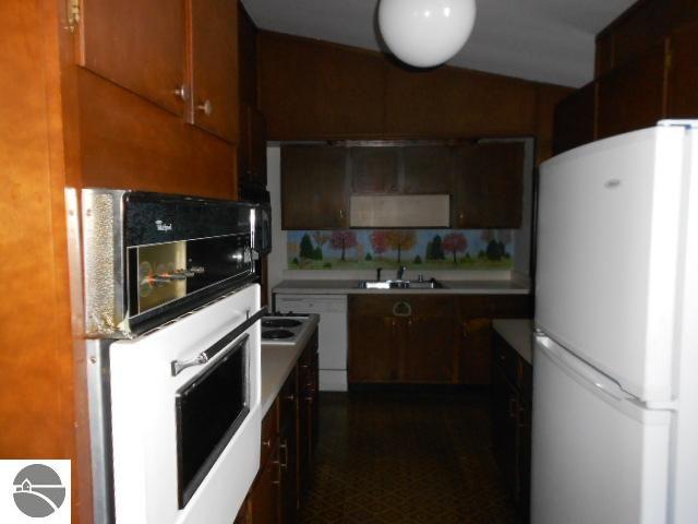 2819 Forrester Road Frankfort, MI 49635 - Photo 4 of 14 1741787-3.JPG