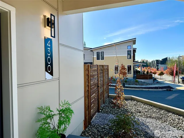 a view of a living room area with furniture