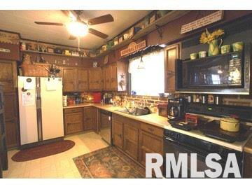 800 Ridge Street Carterville, IL 62918 - Photo 3 of 7 Gallery Image 3