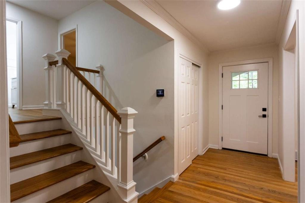 1025 Vistavia Circle Decatur, GA 30033 - Photo 15 of 56