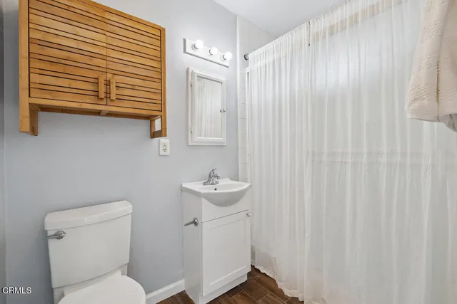 $1,199,000 | 2867 Pierpont Boulevard, Ventura, CA 93001