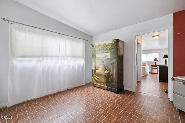 $1,199,000 | 2867 Pierpont Boulevard, Ventura, CA 93001