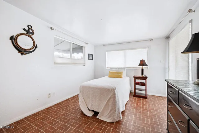 $1,199,000 | 2867 Pierpont Boulevard, Ventura, CA 93001