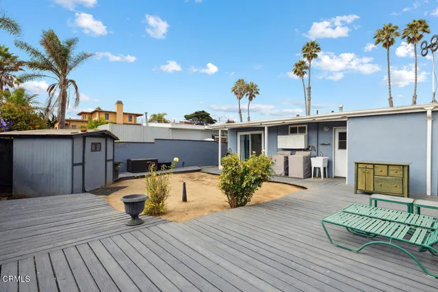 $1,199,000 | 2867 Pierpont Boulevard, Ventura, CA 93001