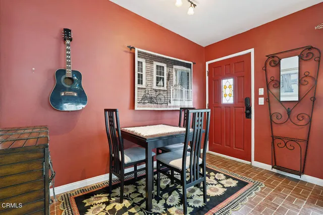 $1,199,000 | 2867 Pierpont Boulevard, Ventura, CA 93001