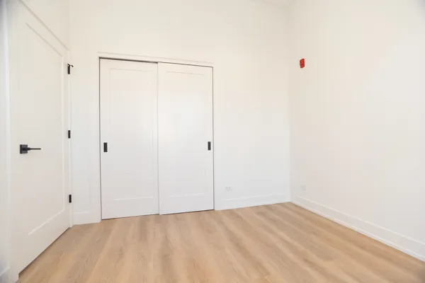 $3,395 | 2042 West Irving Park Road, Unit 205, Chicago, IL 60618