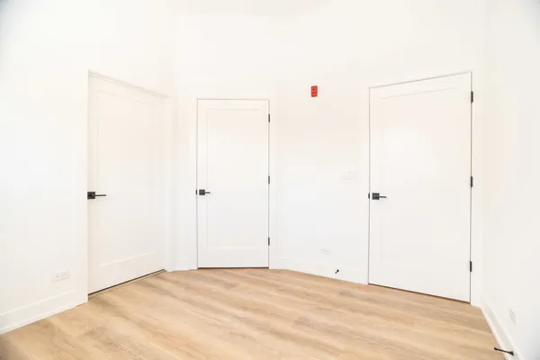 $3,395 | 2042 West Irving Park Road, Unit 205, Chicago, IL 60618