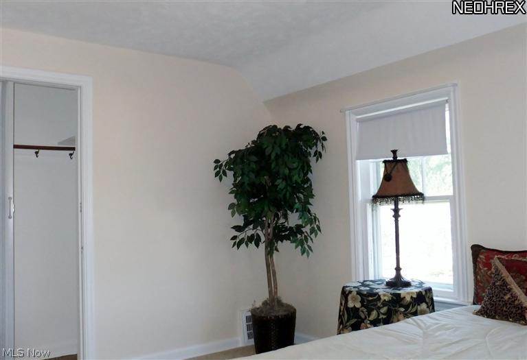 1499 Edgefield Road Lyndhurst, OH 44124 - Photo 16 of 24