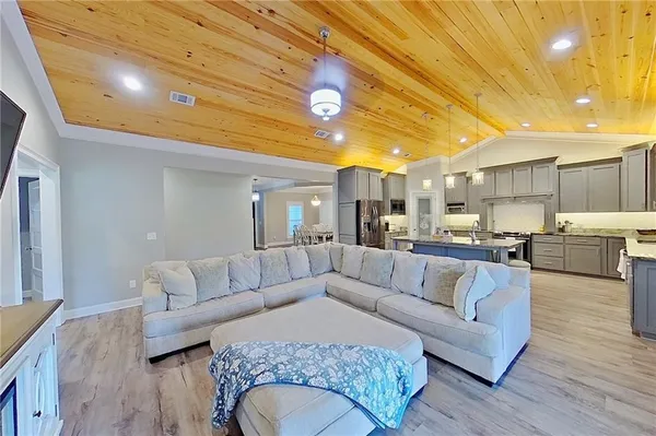 $537,500 | 1296 North River Oaks Drive, Blackshear, GA 31516