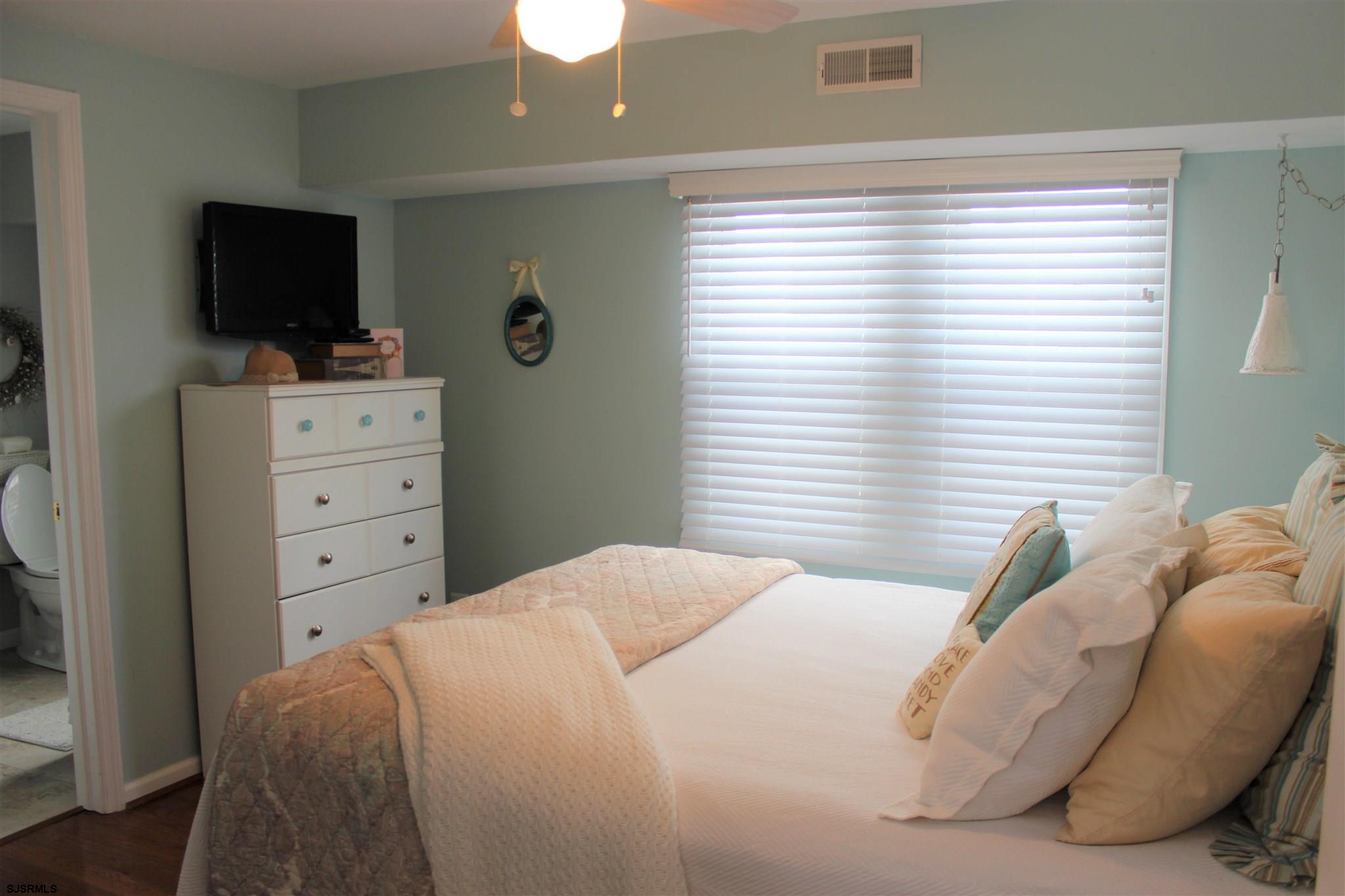 104 Ocean Road, Unit A Ocean City, NJ 08226 - Photo 4 of 15 Gallery Image 4
