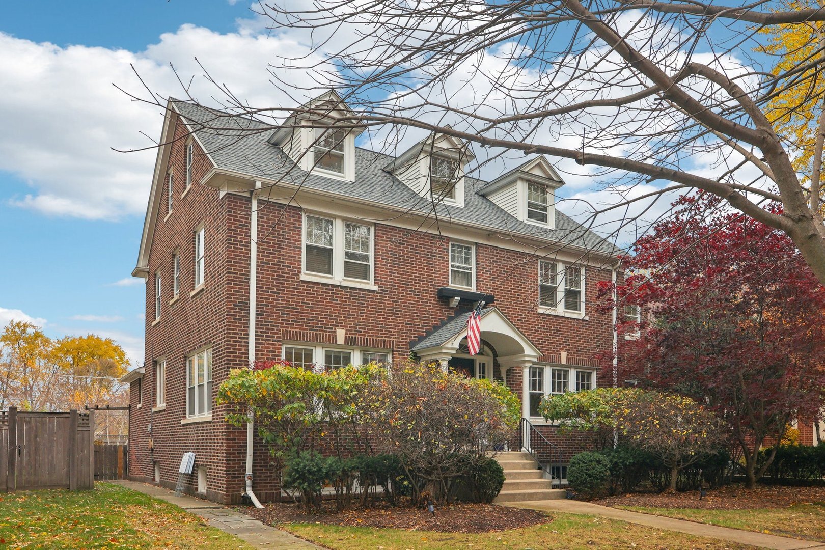 1115 Colfax Street Evanston, IL 60201 - Photo 2 of 63