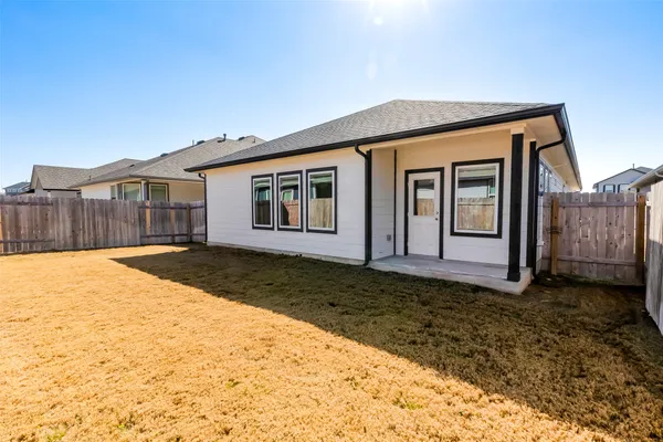 $1,995 | 141 Yellowstone Drive, Kyle, TX 78640