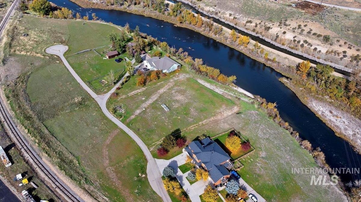 7 Mikylar Way Horseshoe Bend, ID 83629 - Photo 12 of 25 Aerial overview of property's location featuring a large body of water