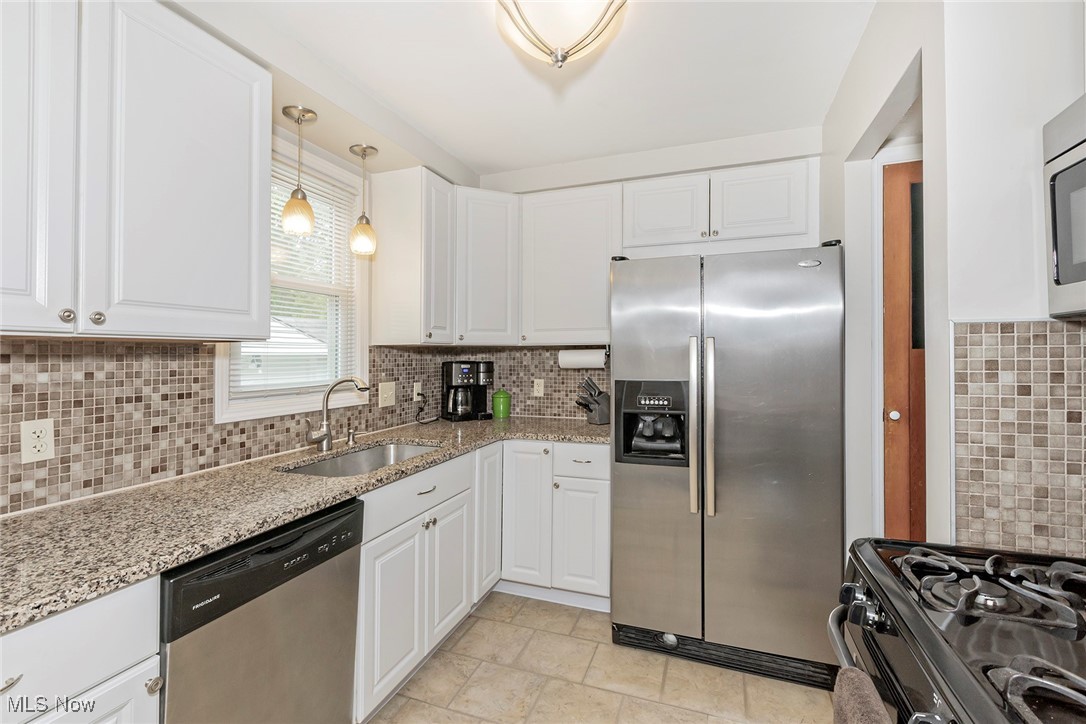 1672 Brainard Road Lyndhurst, OH 44124 - Photo 15 of 40