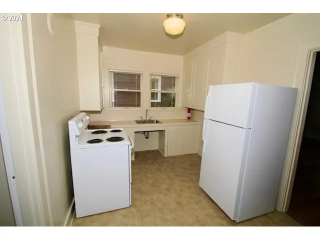 $949,000 | 2223 Northeast 9th Avenue, Portland, OR 97212