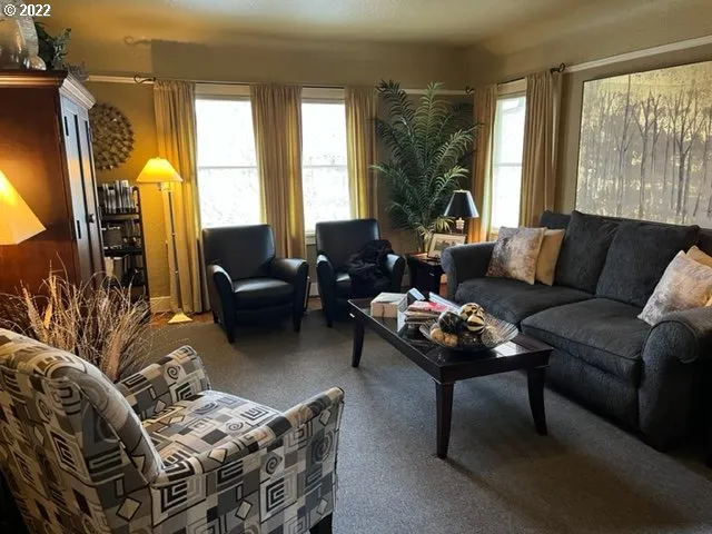 $949,000 | 2223 Northeast 9th Avenue, Portland, OR 97212