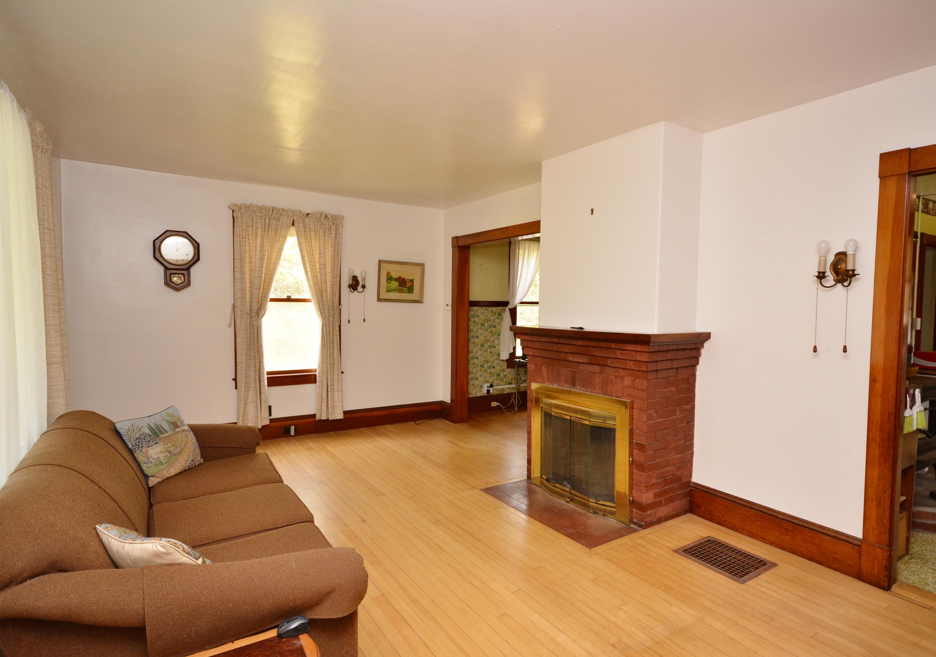 28 Point Road Hancock, ME 04640 - Photo 3 of 35 Living Room