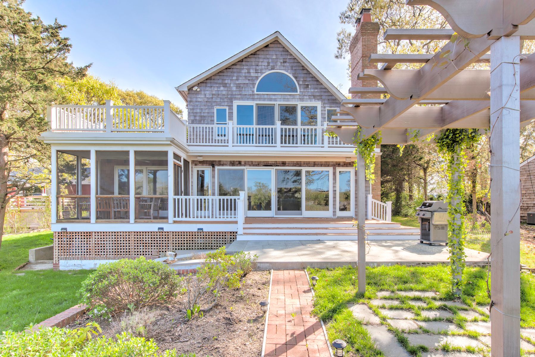 52 Noyack Harbor Road Sag Harbor, NY 11963 - Photo 2 of 16