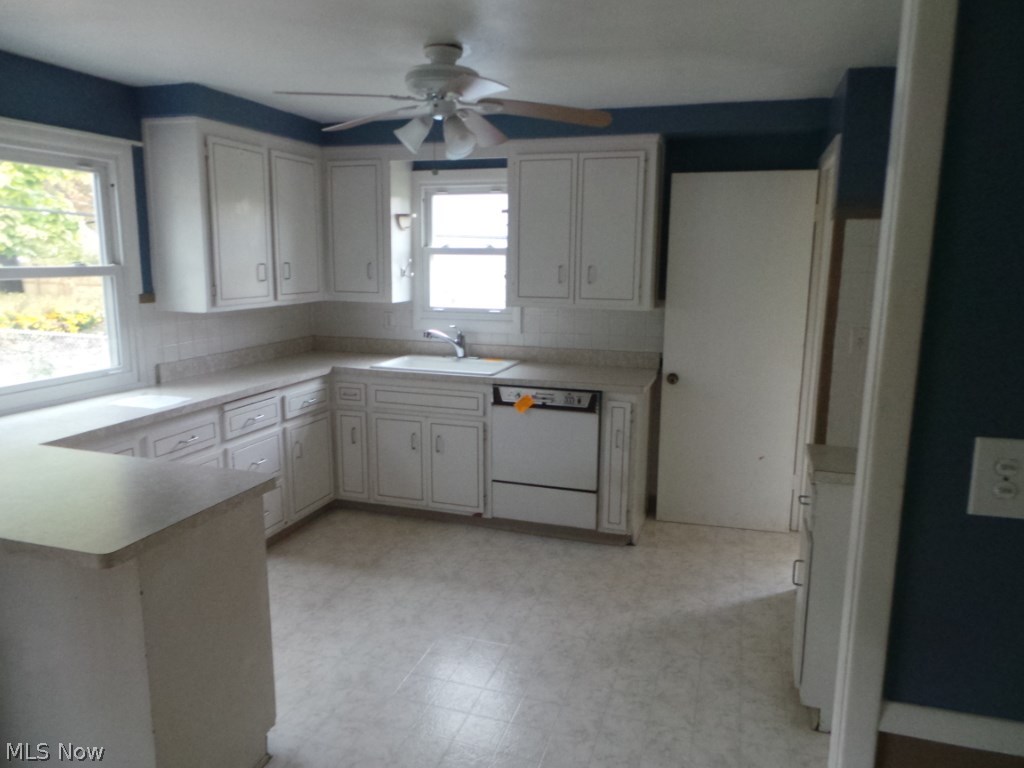 1050 South Green Road Cleveland, OH 44121 - Photo 3 of 10 Gallery Image 3