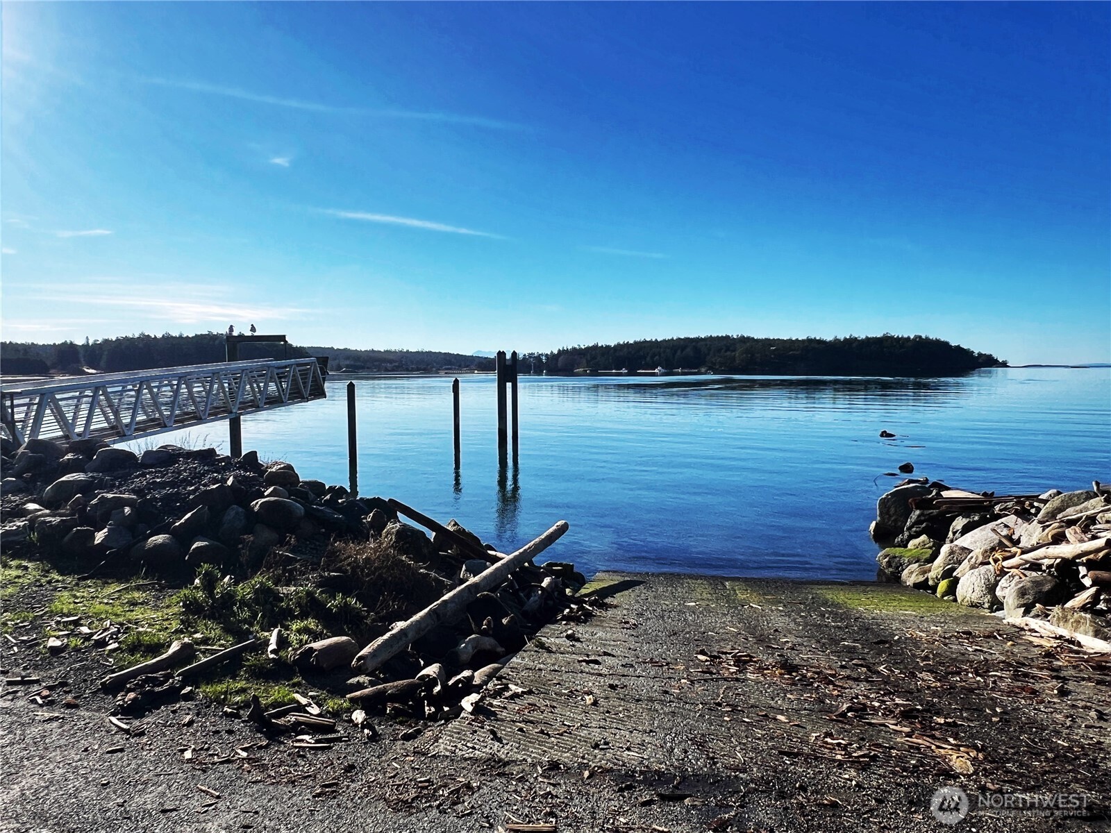 24 Starboard Road Lopez Island, WA 98261 - Photo 20 of 23 a view of a terrace with wooden fence