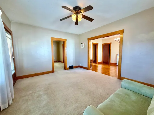 $260,000 | 214 North Chestnut Street, Huntingburg, IN 47542