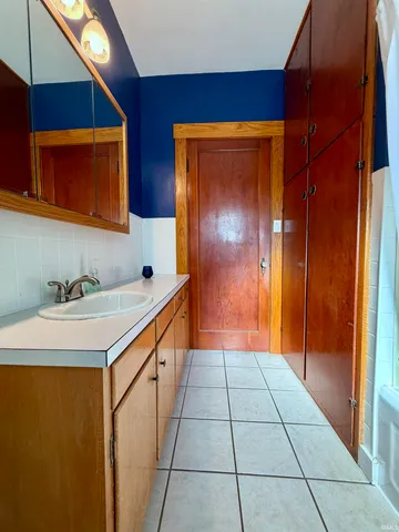 $260,000 | 214 North Chestnut Street, Huntingburg, IN 47542