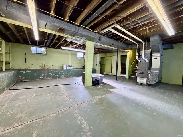 $260,000 | 214 North Chestnut Street, Huntingburg, IN 47542