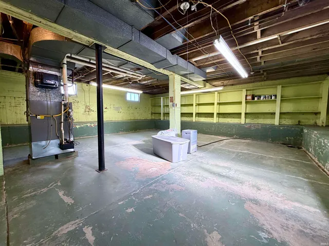 $260,000 | 214 North Chestnut Street, Huntingburg, IN 47542