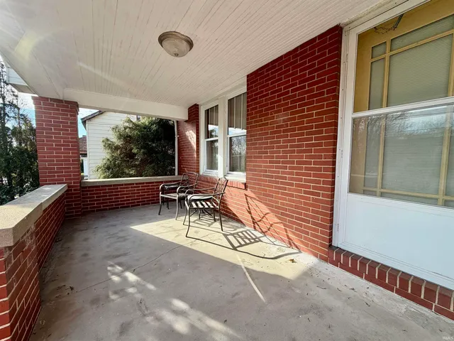 $260,000 | 214 North Chestnut Street, Huntingburg, IN 47542