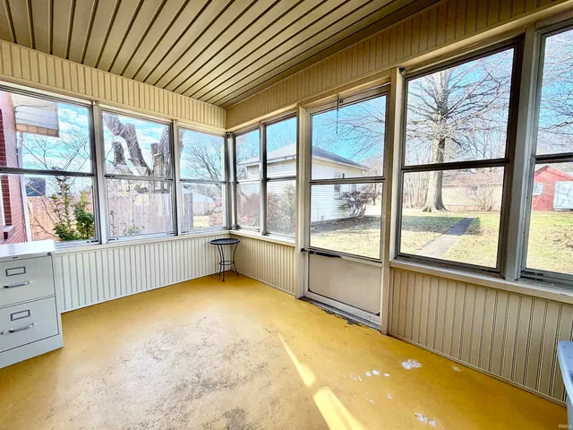 $260,000 | 214 North Chestnut Street, Huntingburg, IN 47542