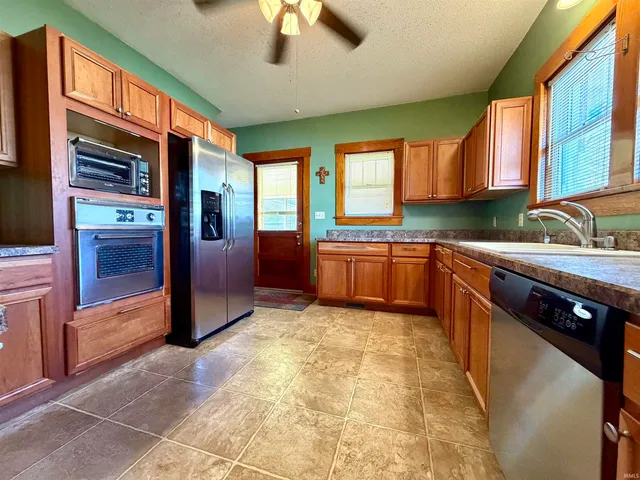 $260,000 | 214 North Chestnut Street, Huntingburg, IN 47542