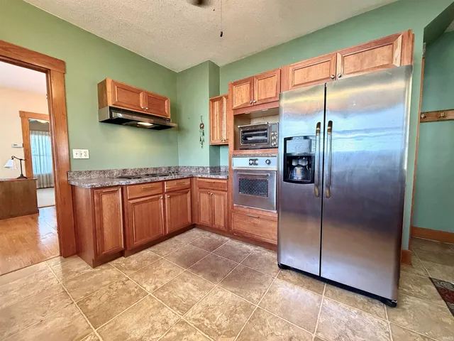 $260,000 | 214 North Chestnut Street, Huntingburg, IN 47542