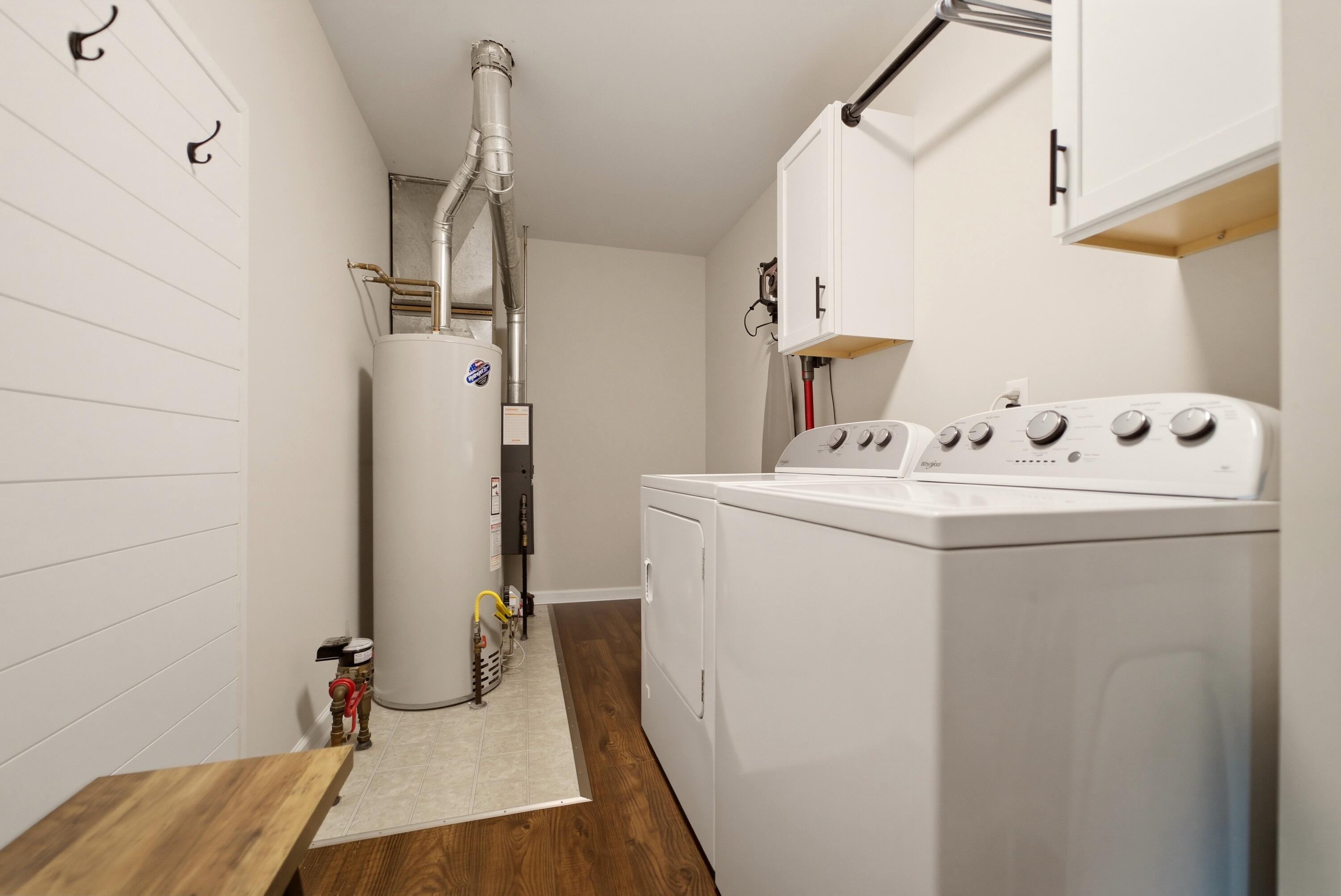 2037 Texas Street Chesterton, IN 46304 - Photo 20 of 26 a utility room with dryer and washer