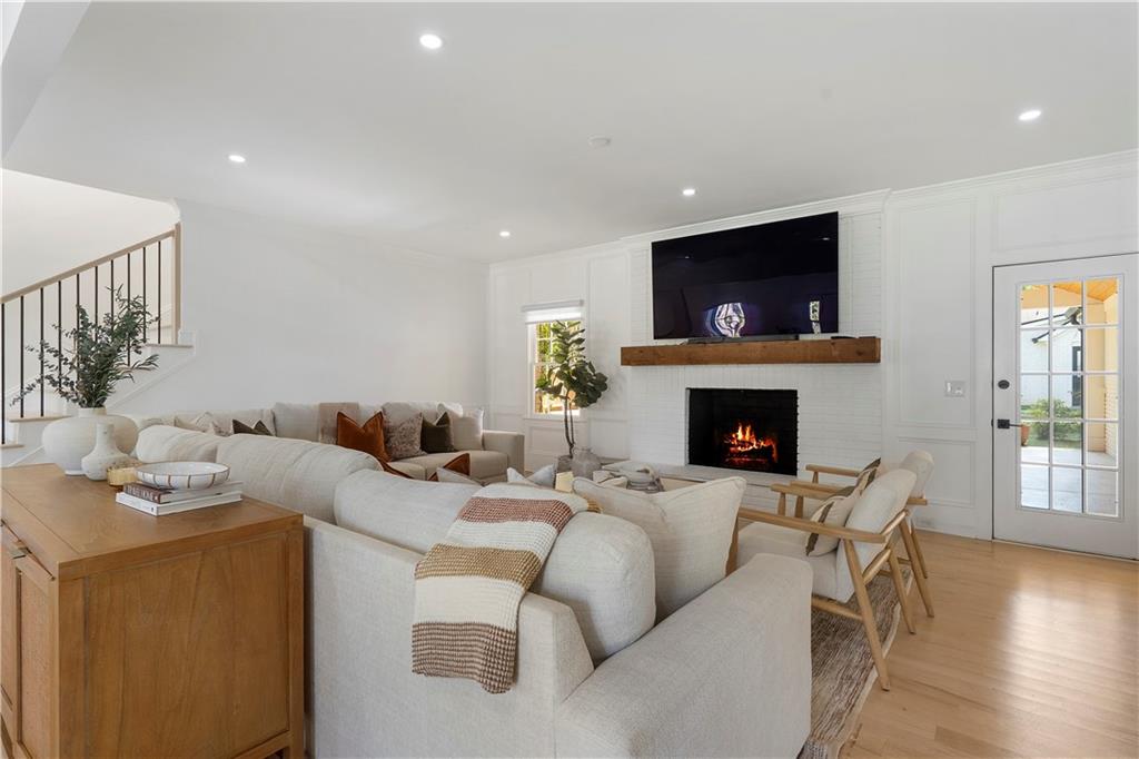 403 Rockbridge Road Southwest Lilburn, GA 30047 - Photo 4 of 72