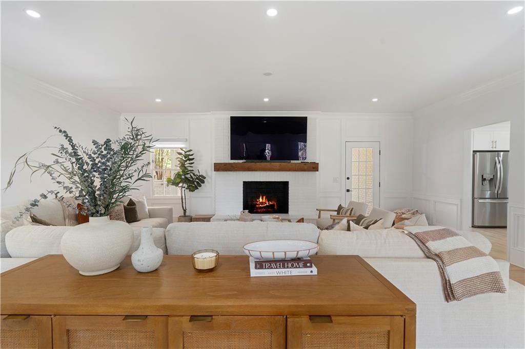 403 Rockbridge Road Southwest Lilburn, GA 30047 - Photo 5 of 72