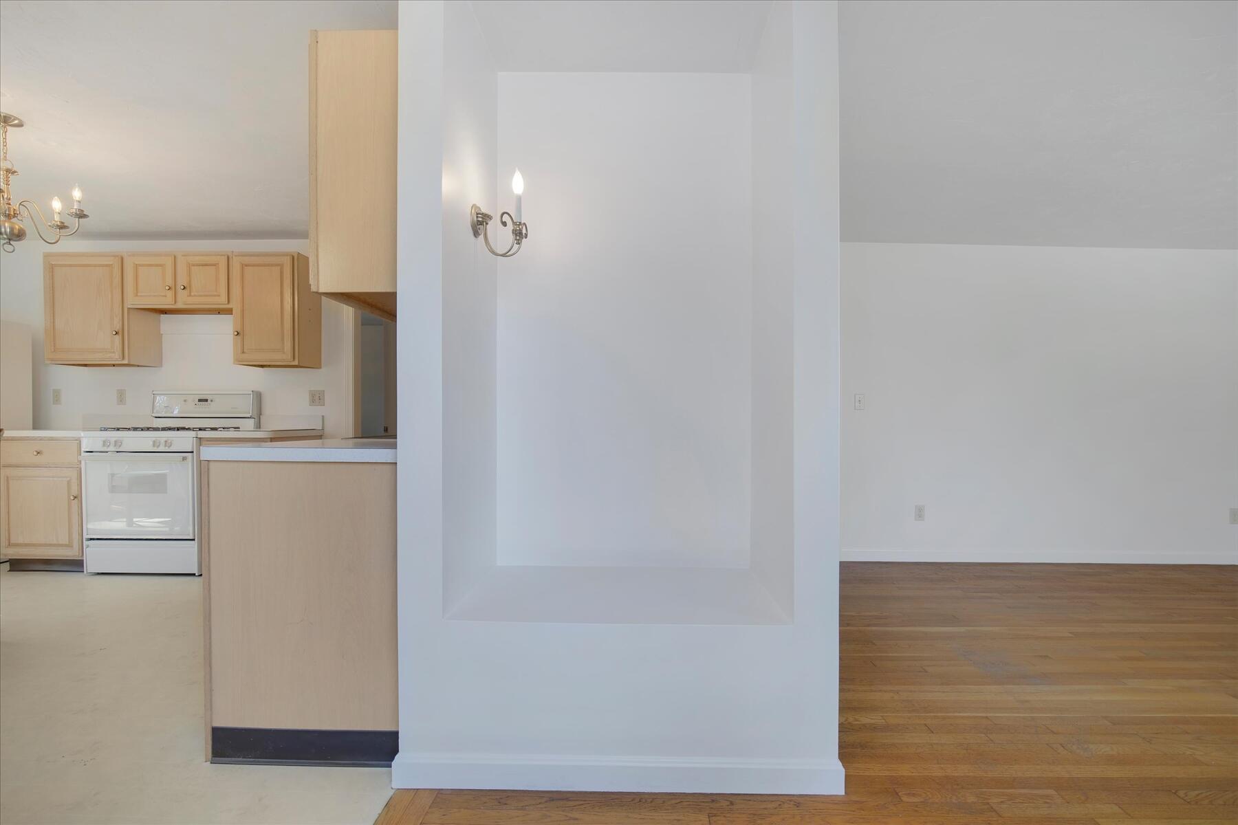 47 May Lane Centerville, MA 02632 - Photo 5 of 31 Front entrance