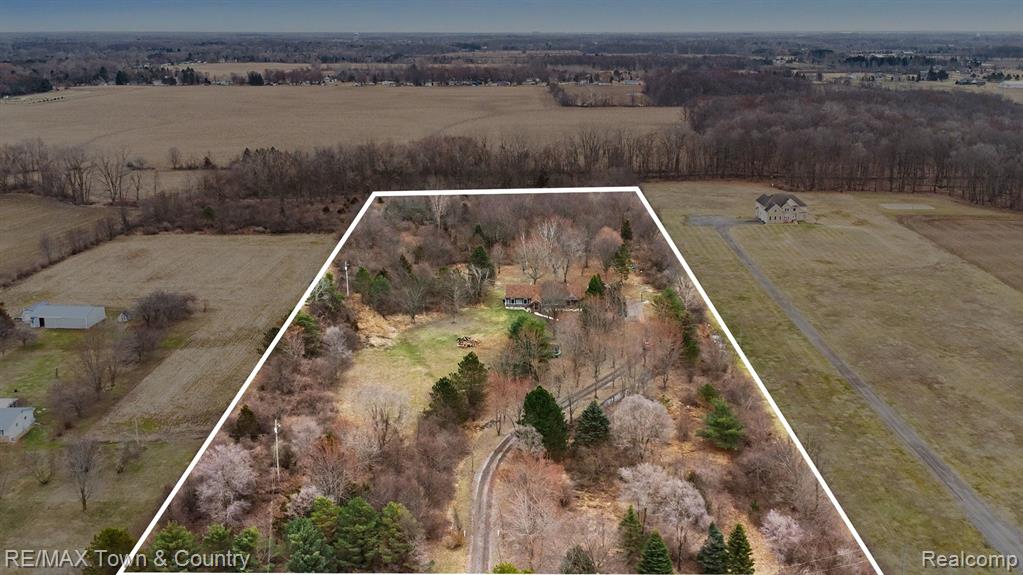 1282 North Van Vleet Road Flushing, MI 48433 - Photo 2 of 42