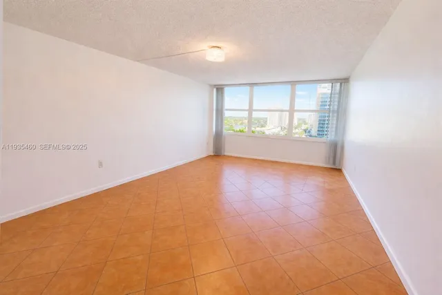 $4,300 | 2751 South Ocean Drive, Unit 1001N, Hollywood, FL 33019