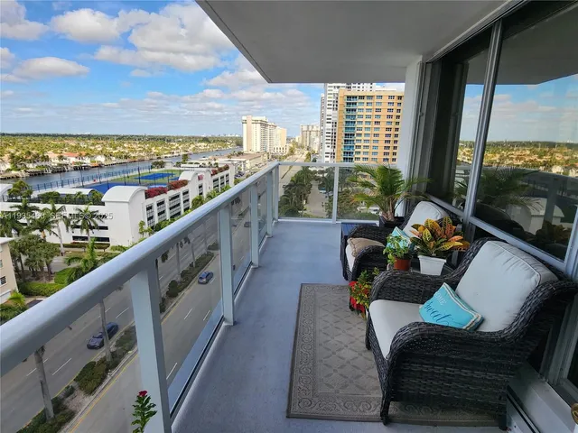 $4,300 | 2751 South Ocean Drive, Unit 1001N, Hollywood, FL 33019