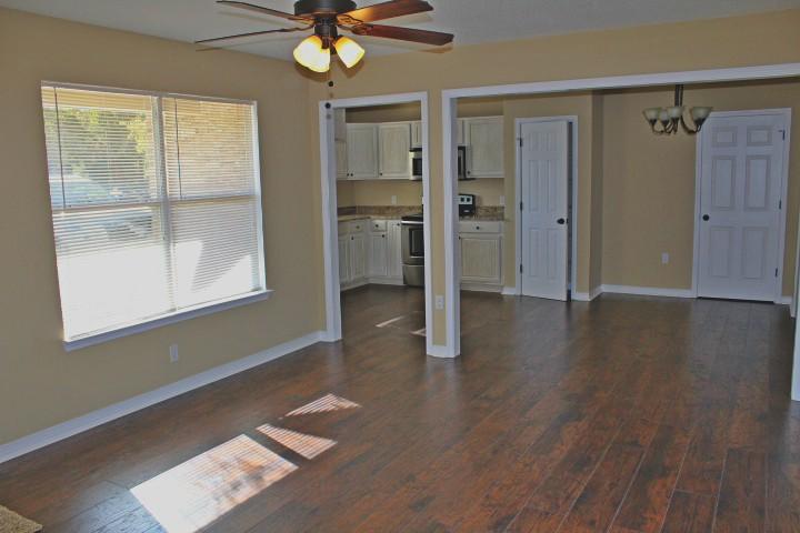 165 John King Road Crestview, FL 32539 - Photo 23 of 23 Living Room