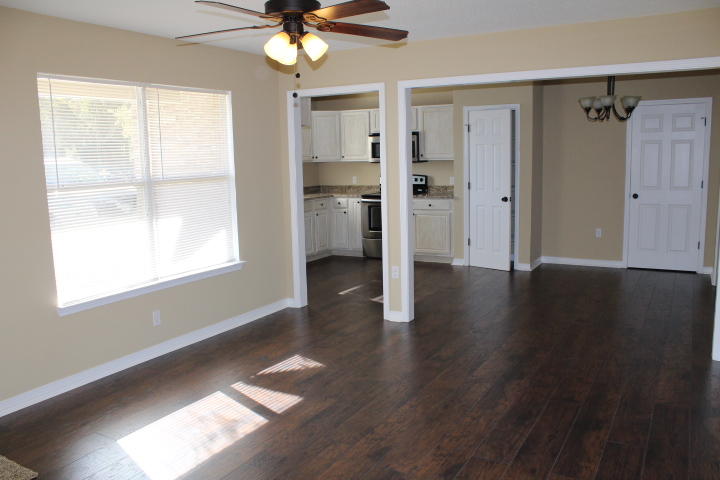 165 John King Road Crestview, FL 32539 - Photo 4 of 23 IMG_3174