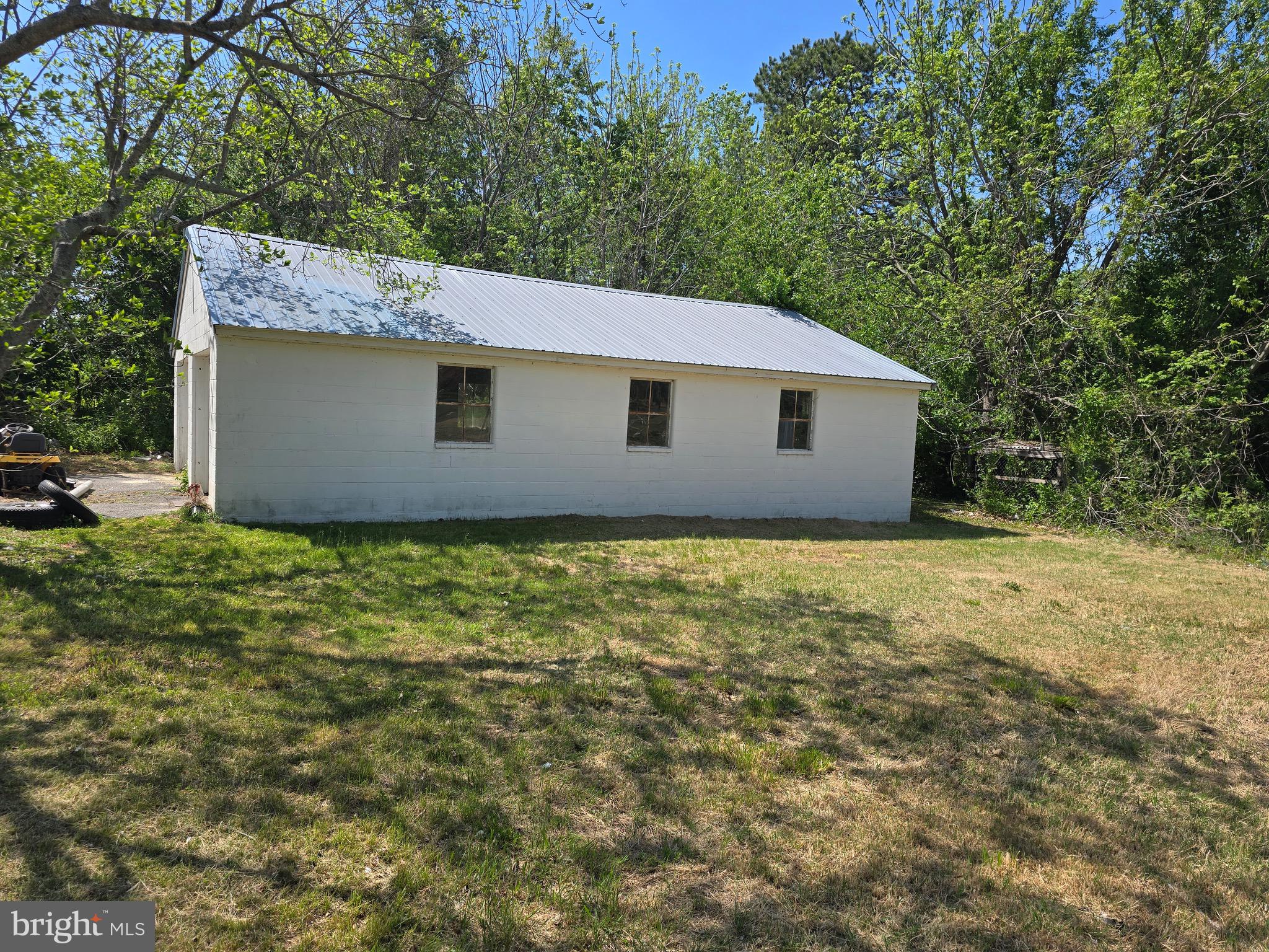 318 Parker Road Salisbury, MD 21804 - Photo 2 of 3 Garage