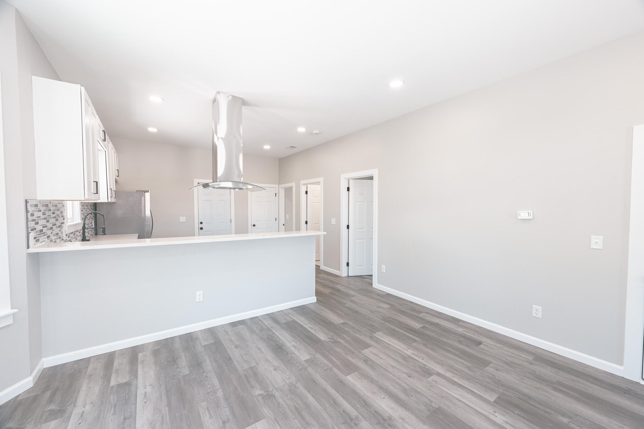 3513 West Lloyd Street, Unit 3515 Milwaukee, WI 53208 - Photo 12 of 24 2nd Floor Living 2