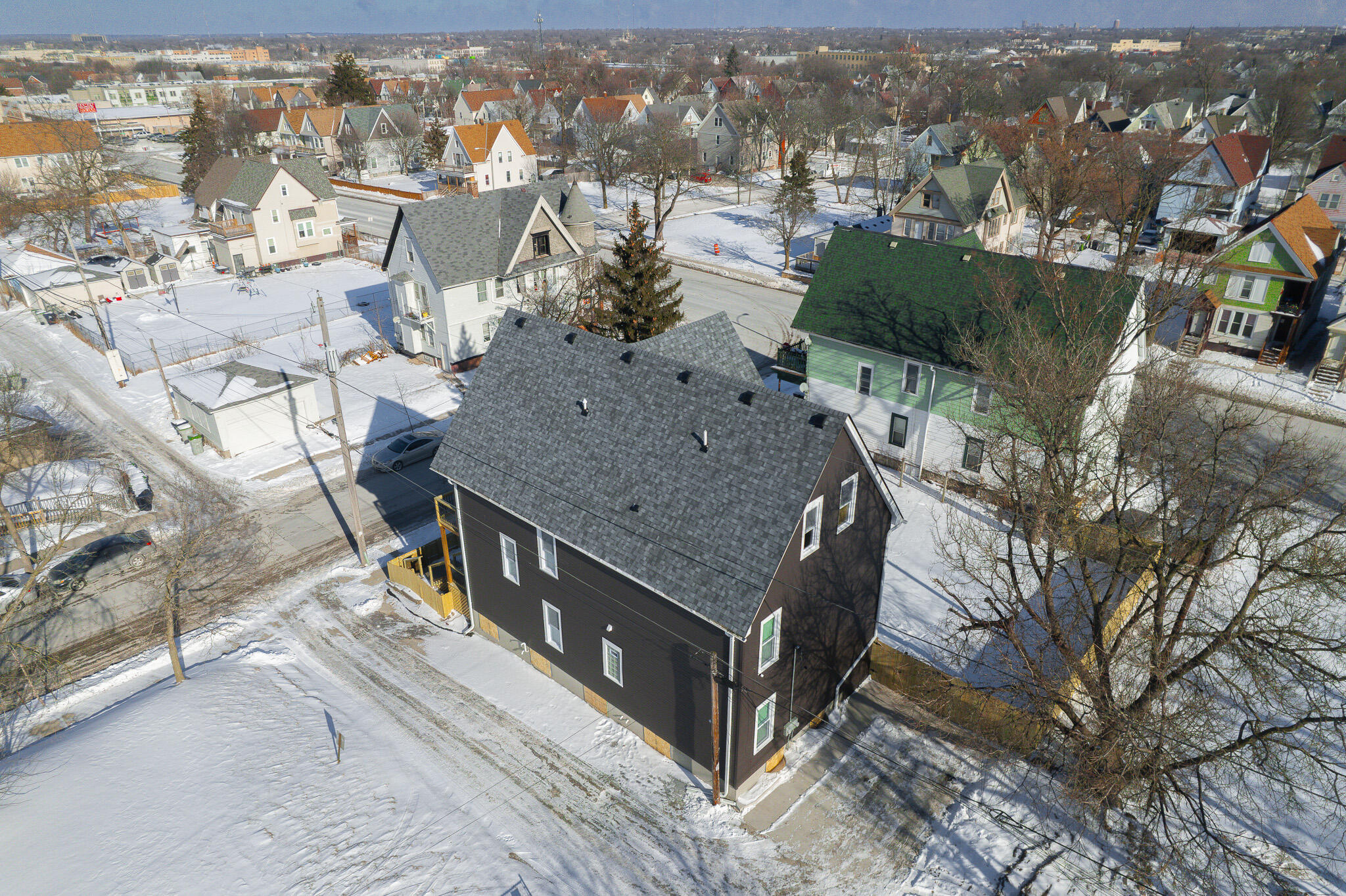 3513 West Lloyd Street, Unit 3515 Milwaukee, WI 53208 - Photo 22 of 24 Exterior Drone 2