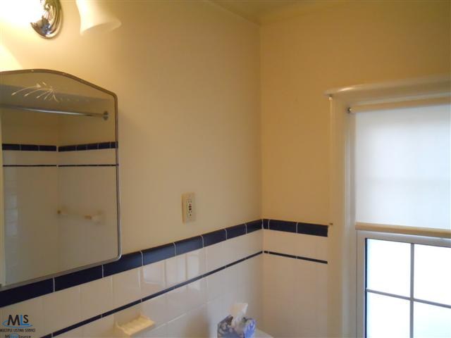 677 Neff Road Grosse Pointe, MI 48230 - Photo 14 of 30 31132447-13.JPG