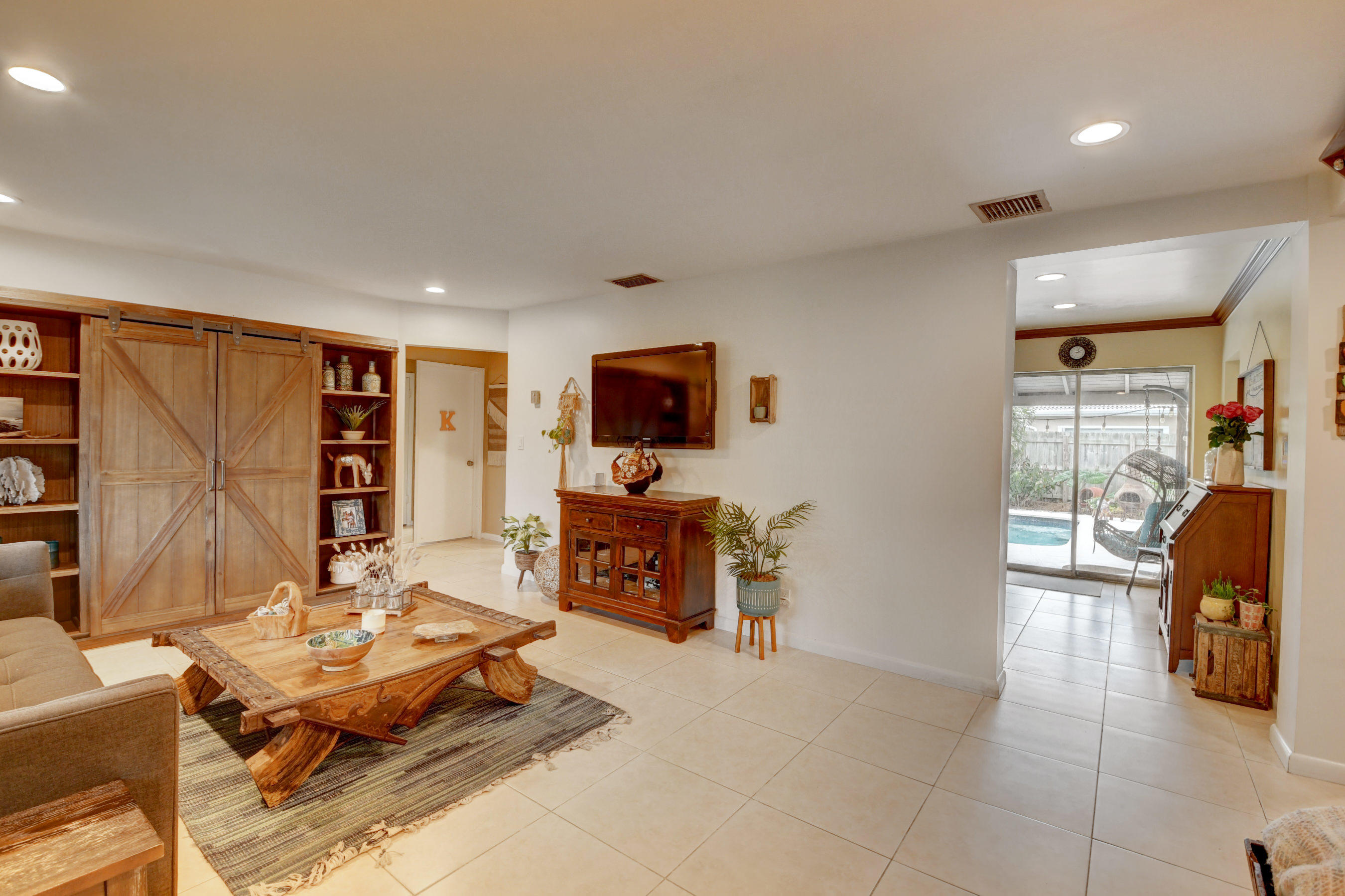 336 Northeast 28th Terrace Boca Raton, FL 33431 - Photo 12 of 37 13_dsc_7897_898_899_900_901