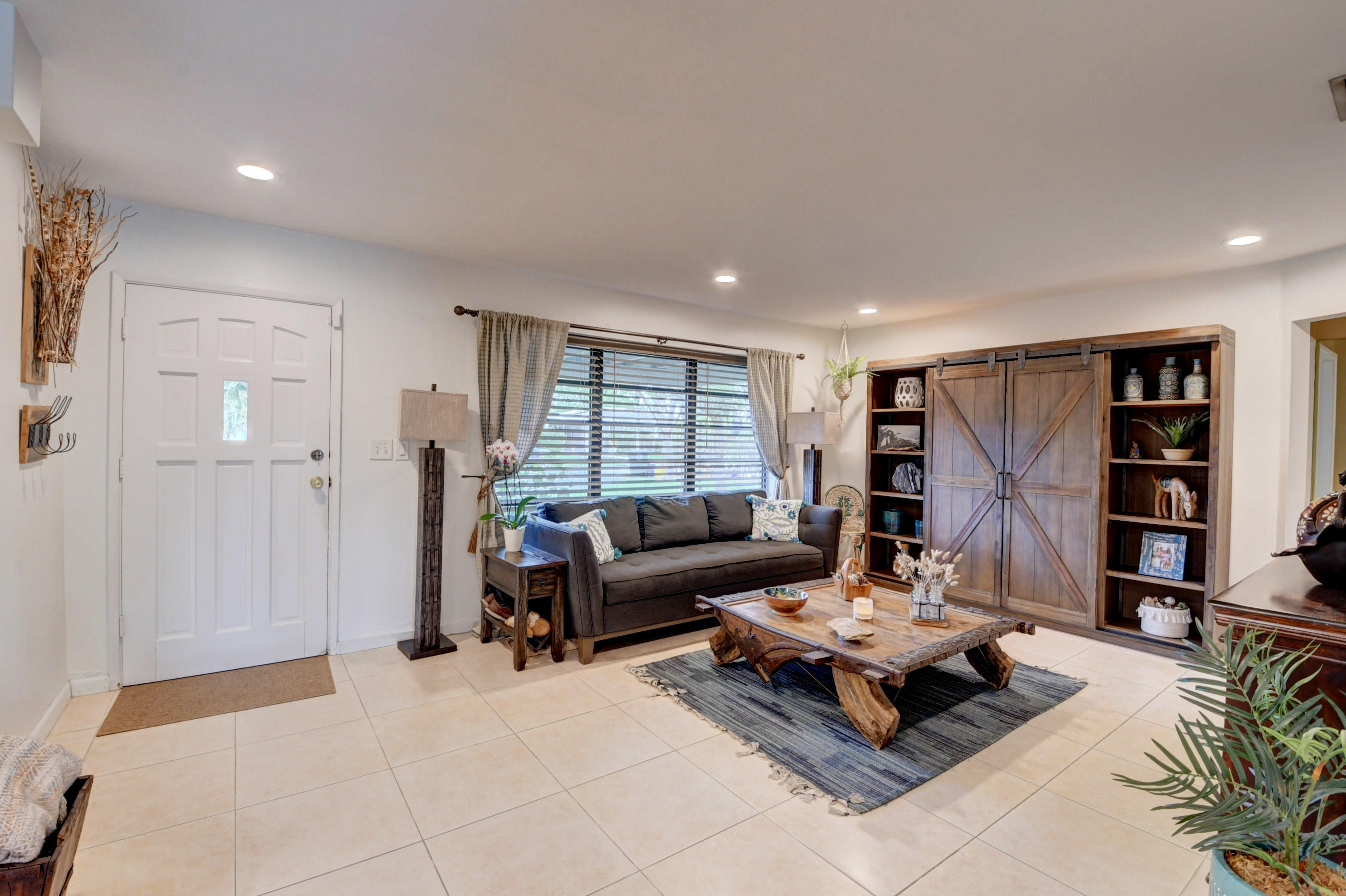 336 Northeast 28th Terrace Boca Raton, FL 33431 - Photo 14 of 37 15_dsc_7907_08_09_10_11