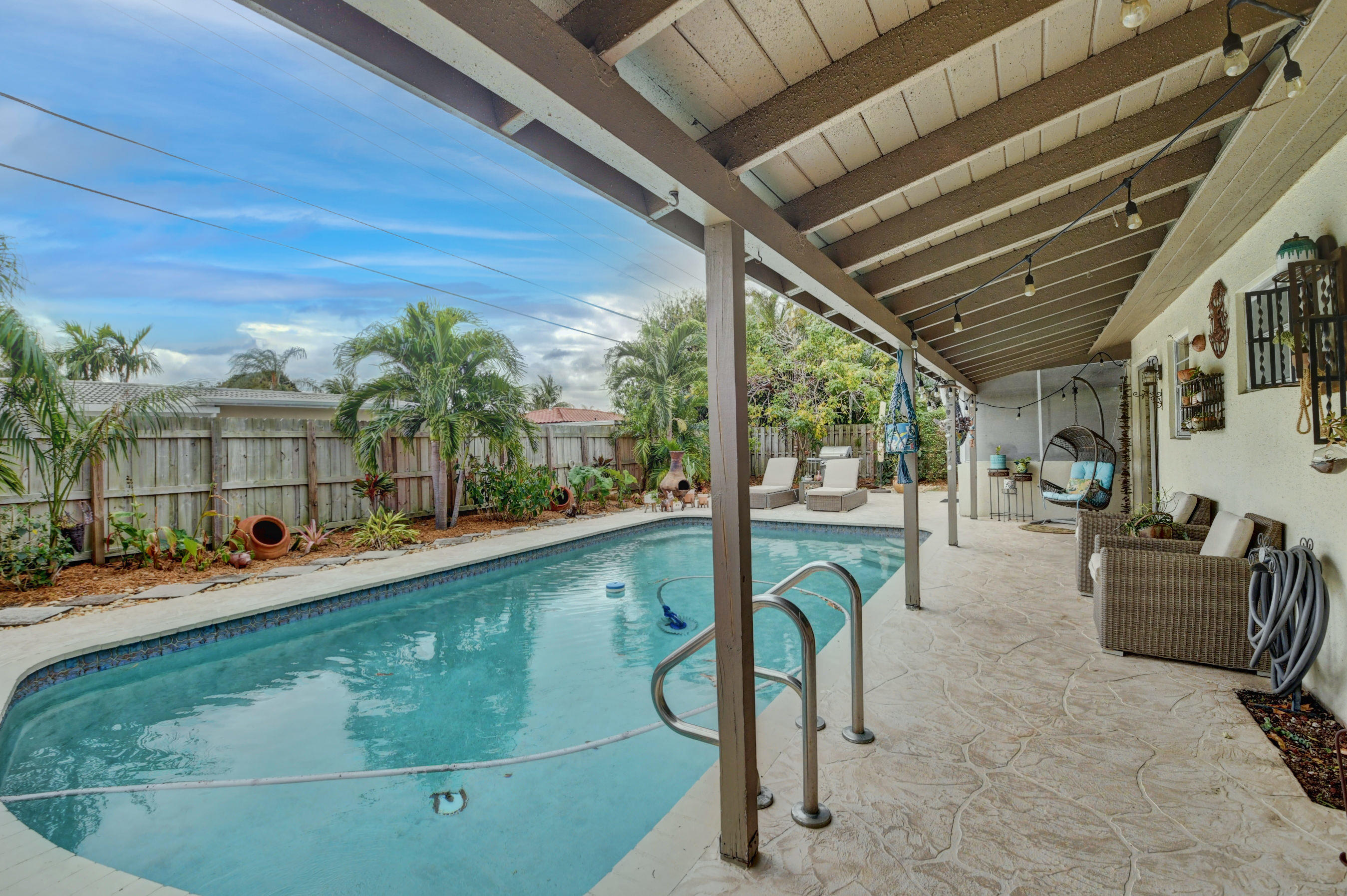 336 Northeast 28th Terrace Boca Raton, FL 33431 - Photo 6 of 37 07_dsc_7857_58_59_60_61