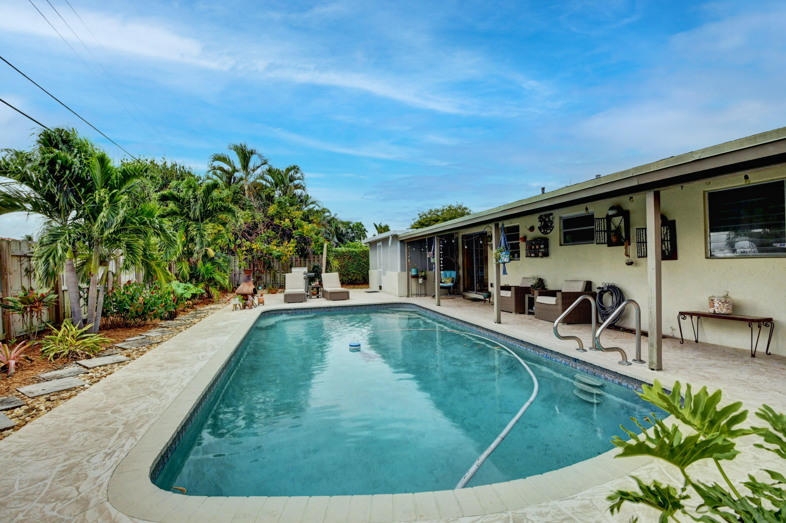336 Northeast 28th Terrace Boca Raton, FL 33431 - Photo 8 of 37 09_dsc_7867_68_69_70_71