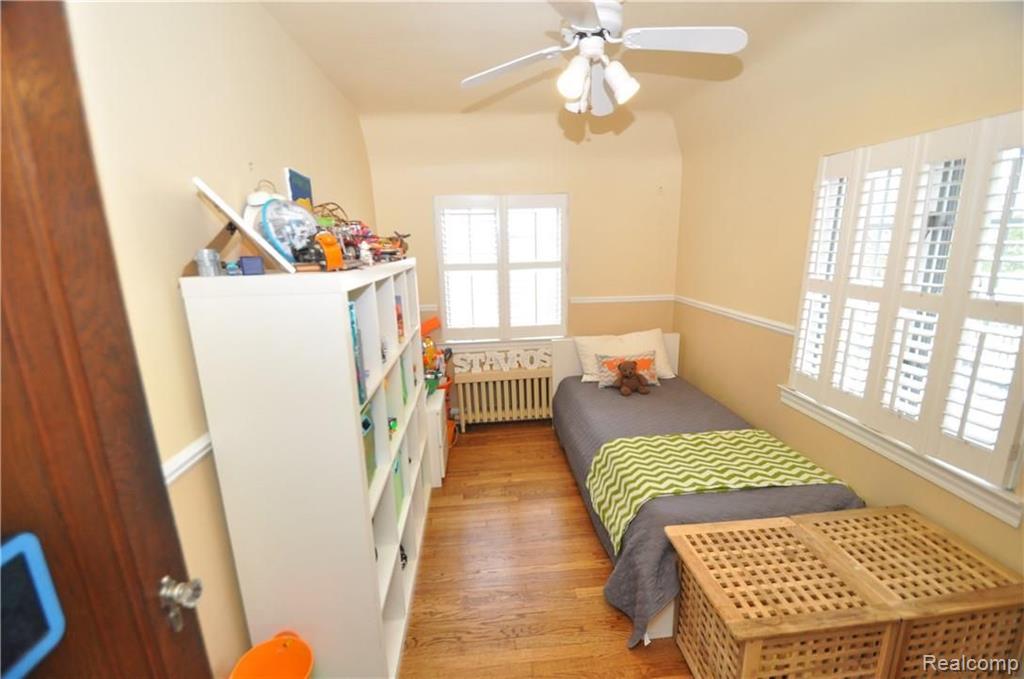 1540 Oxford Road Grosse Pointe Woods, MI 48236 - Photo 21 of 32